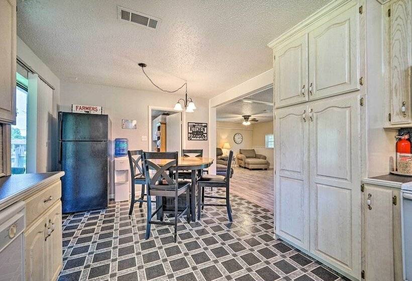 Cozy Murfreesboro Home Near Local Attractions!