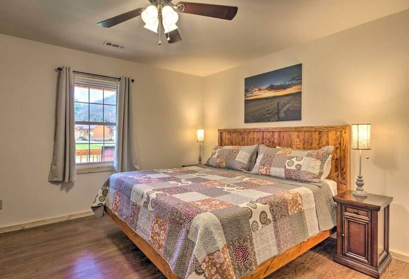 Cozy Smoky Mountain Cabin By Tuckasegee River!