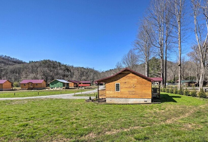 Cozy Smoky Mountain Cabin By Tuckasegee River!
