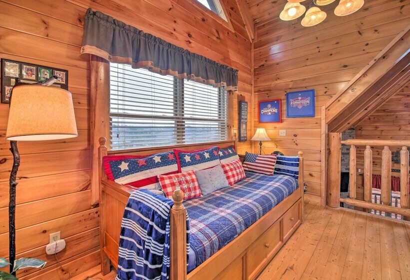 Cubbies Cabin  W/ Hot Tub ~ 7 Mi To Dollywood!