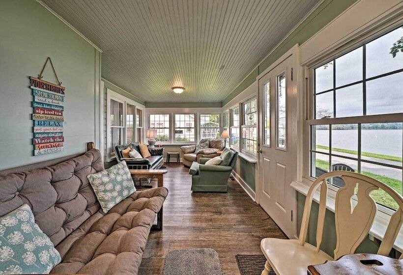Dreamy Waterfront Home W/ Grill: Boat & Ski!