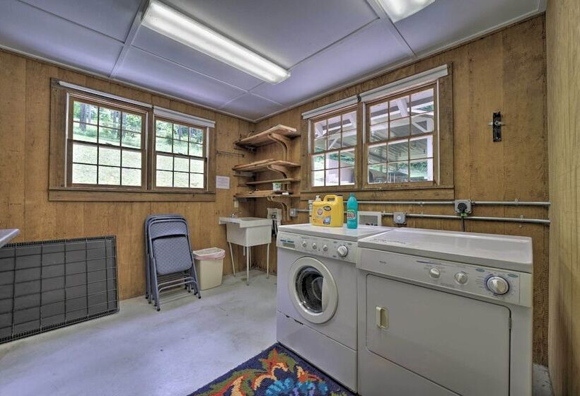 Enchanting Bryson City Cottage W/ Mtn Views!