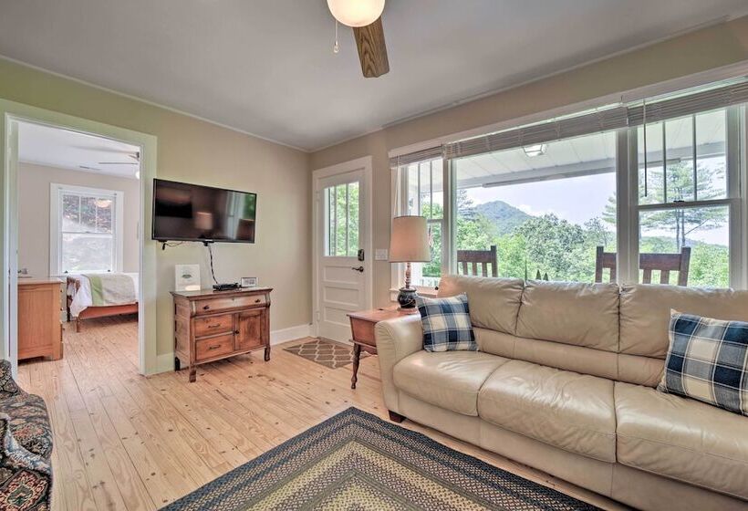 Enchanting Bryson City Cottage W/ Mtn Views!