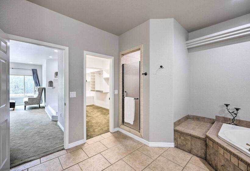 Estate W/ Indoor Pool & Decks ~ 25 Mi To Dtwn