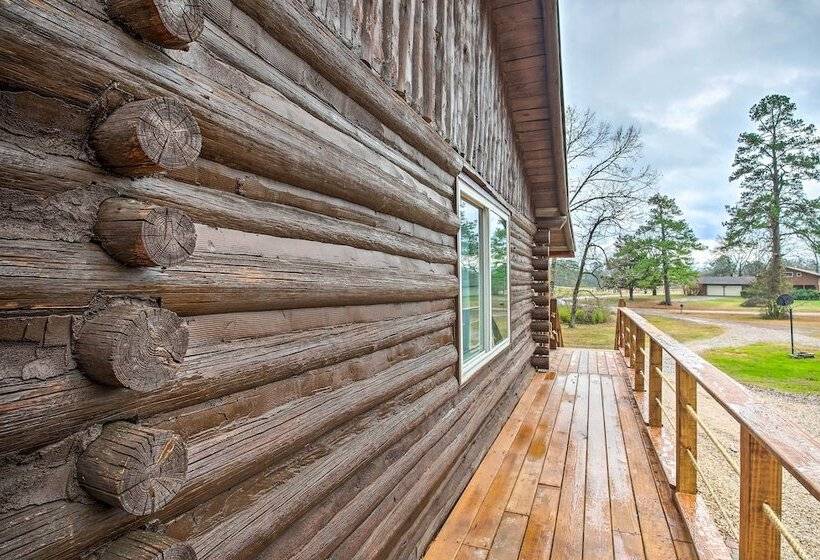 11 Mi To Lake Ouachita: Family Cabin W/ Yard