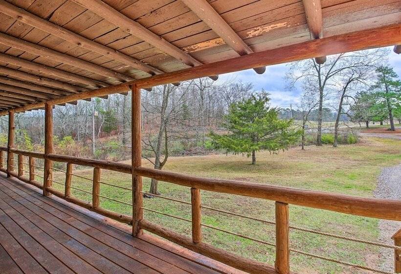 11 Mi To Lake Ouachita: Family Cabin W/ Yard