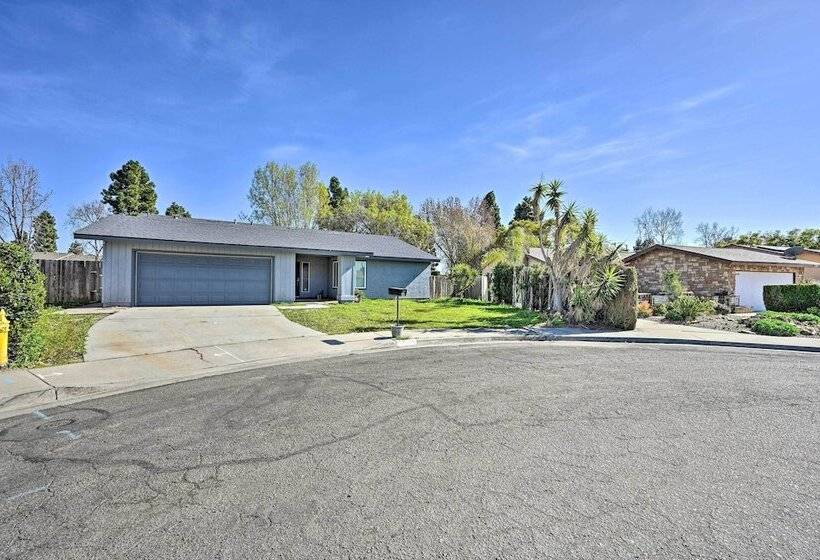 Family Friendly Oceanside Home: 5 Mi To Beach