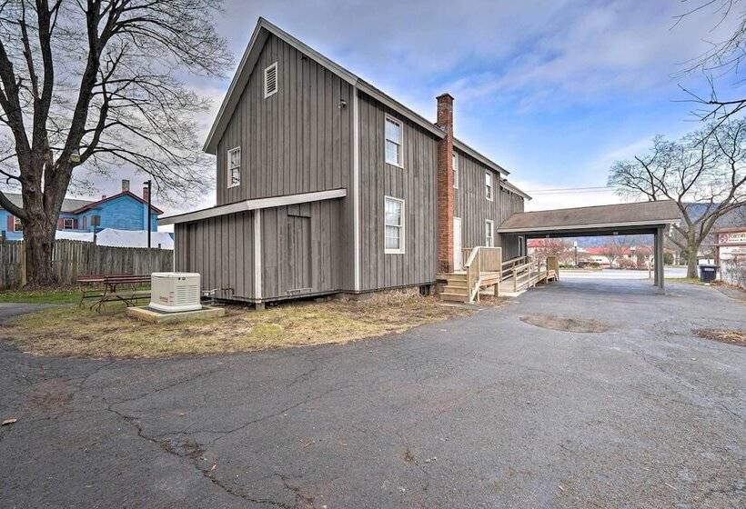 Family Friendly Retreat < 1 Mi To Lake George