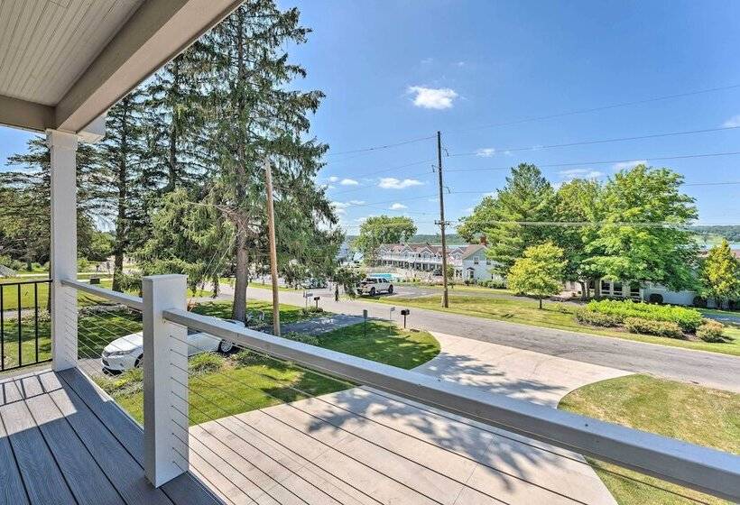 Fantastic House: Balcony, Steps To Lake Como!