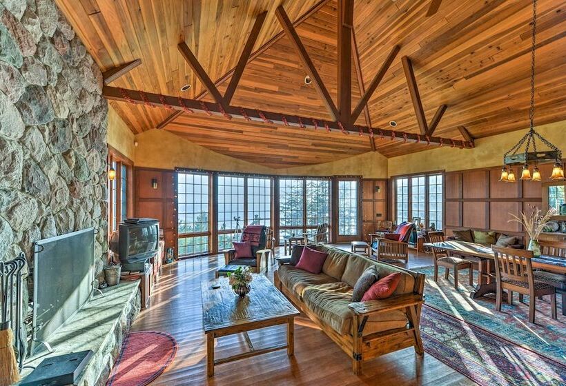Forested Gold Beach House W/ Panoramic Ocean Views