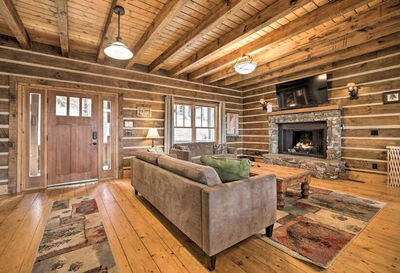 Franklin Cabin W/ Hot Tub + Pool Table!