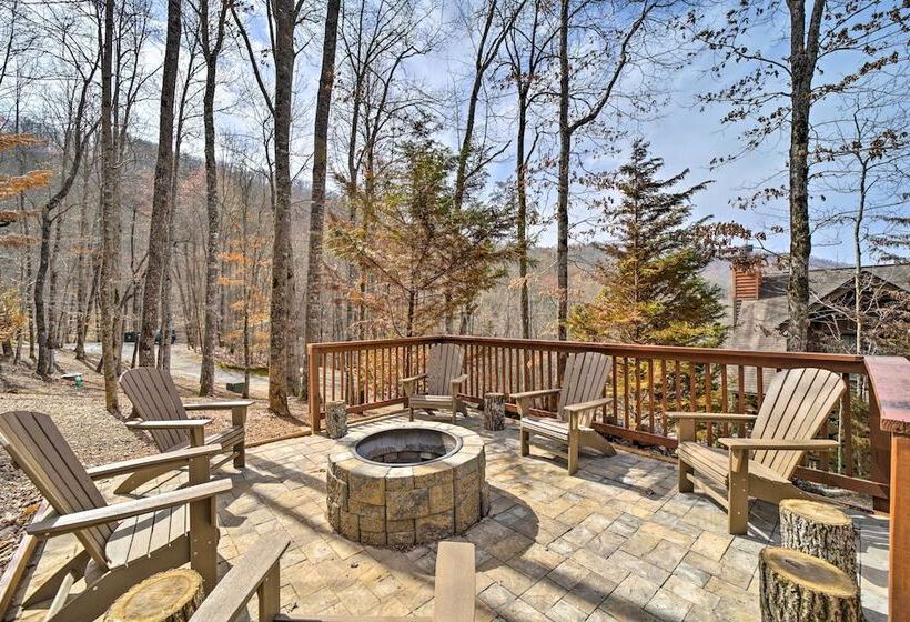 Franklin Cabin W/ Hot Tub + Pool Table!