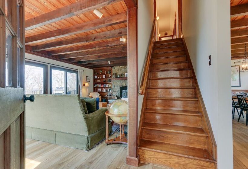 Front Royal Hilltop Cabin W/ Panoramic Views!