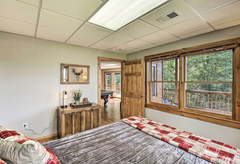 River Access & Game Room: Piney Creek Cabin!