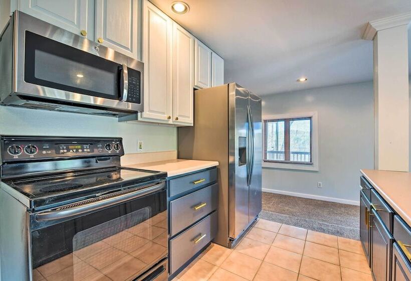 Deck + Lake Views: Grand Glenville Retreat