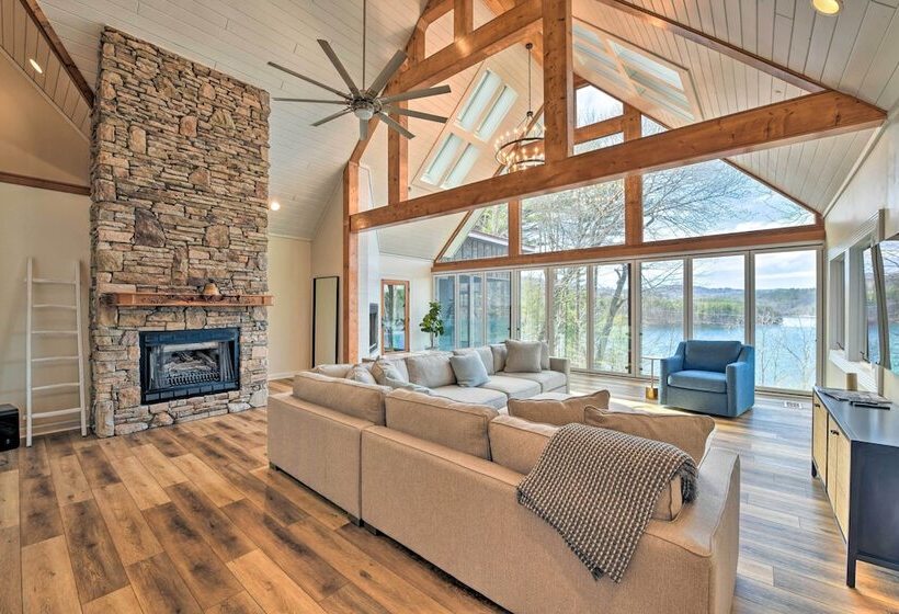 Deck + Lake Views: Grand Glenville Retreat