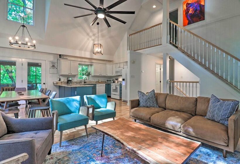 2 Mi To Sapphire Resort: Home W/ Hot Tub & Games!