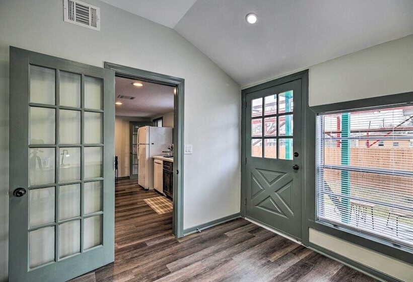 Houston Heights Bungalow   6 Mi To Downtown!