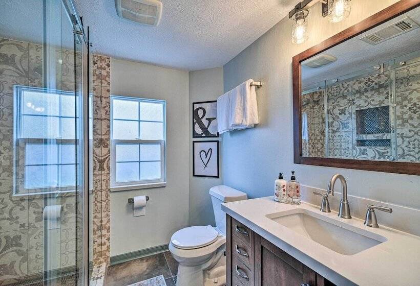 Houston Heights Bungalow   6 Mi To Downtown!