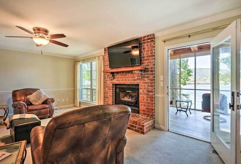 Ideal Chickamauga Lake Home + Dock & Fire Pit