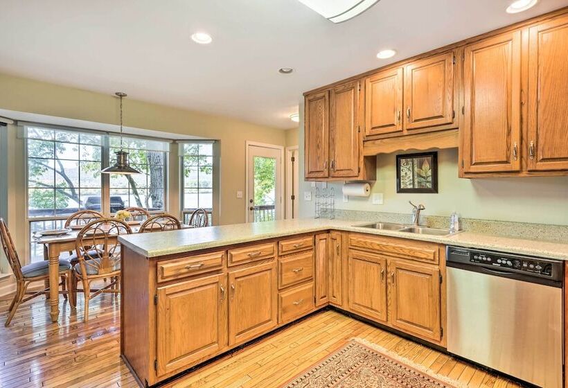 Ideal Chickamauga Lake Home + Dock & Fire Pit