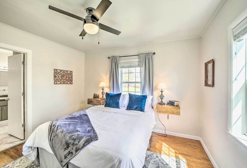 Lake Eufaula Retreat W/ Fire Pit, Near Main St!