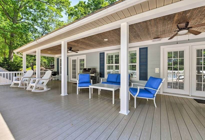 Lake Norman Retreat W/ Dock ~ 1 Mi To Marina!