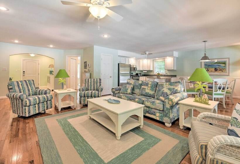 Lake Norman Retreat W/ Dock ~ 1 Mi To Marina!
