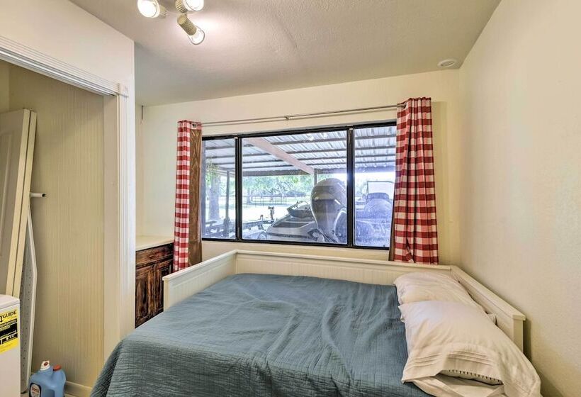 Private Beach & Dock: Home On Eagle Mountain Lake