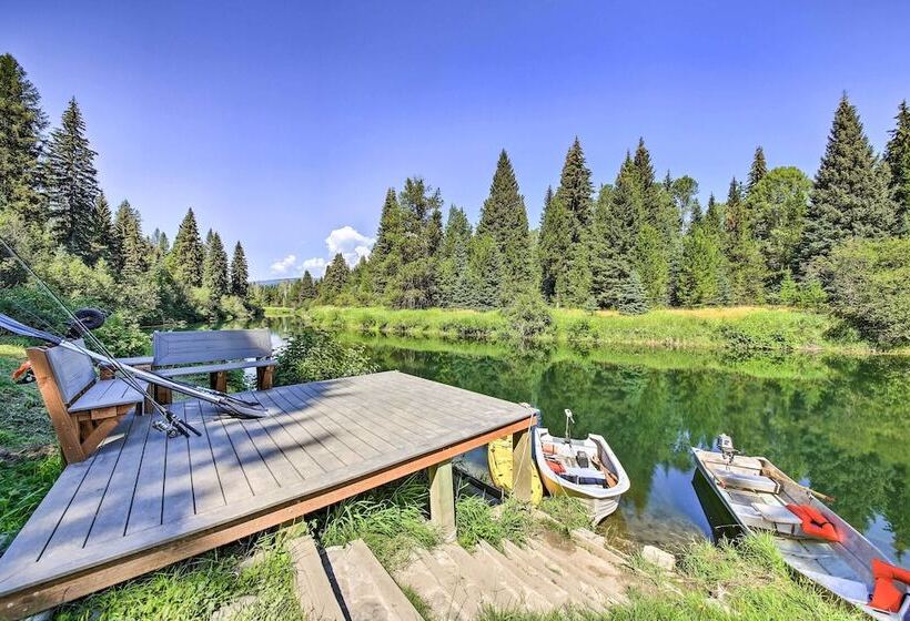 Loose Moose Lodge    31 Acres On Yaak River!