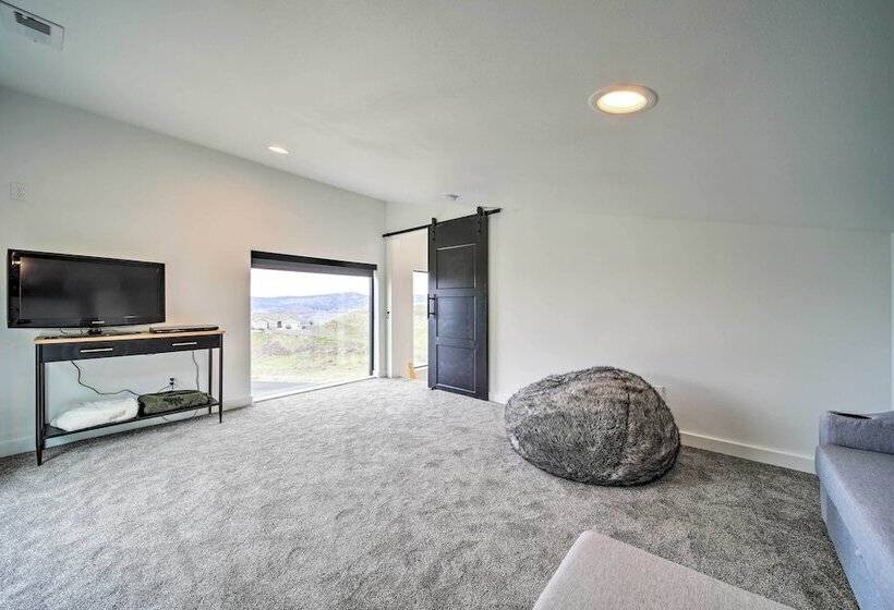 Modern Davenport Home W/ Water View & Grill!