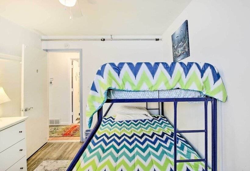 Neenah Home W/ Deck: Near Lake Winnebago