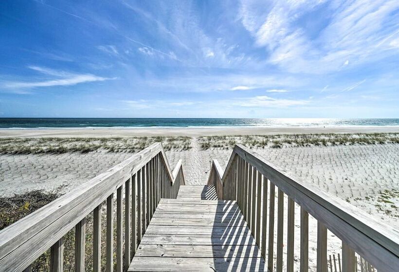 Peaceful  Cottage By The Sea  Oceanfront Home!