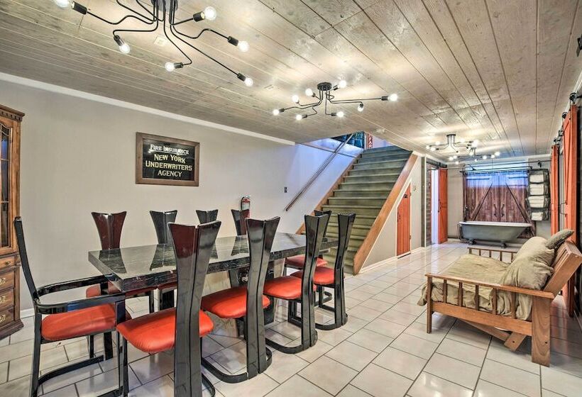Pet Friendly Bartlett Farmhouse W/ Deck!