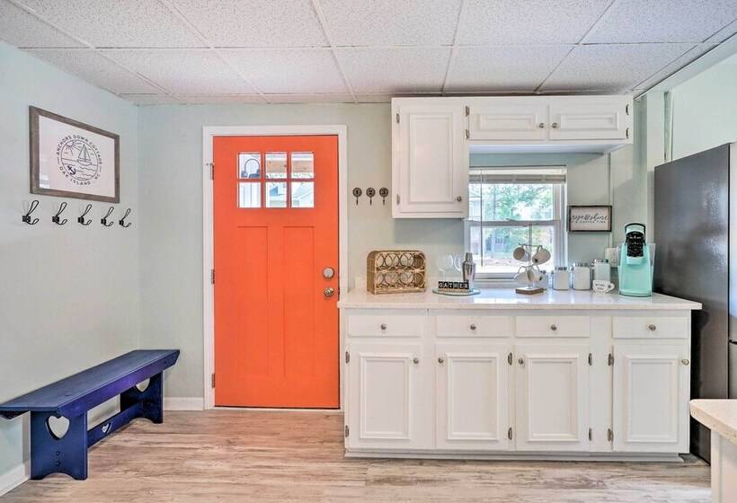 Picturesque Duplex Unit, 1/2 Mi To The Beach!