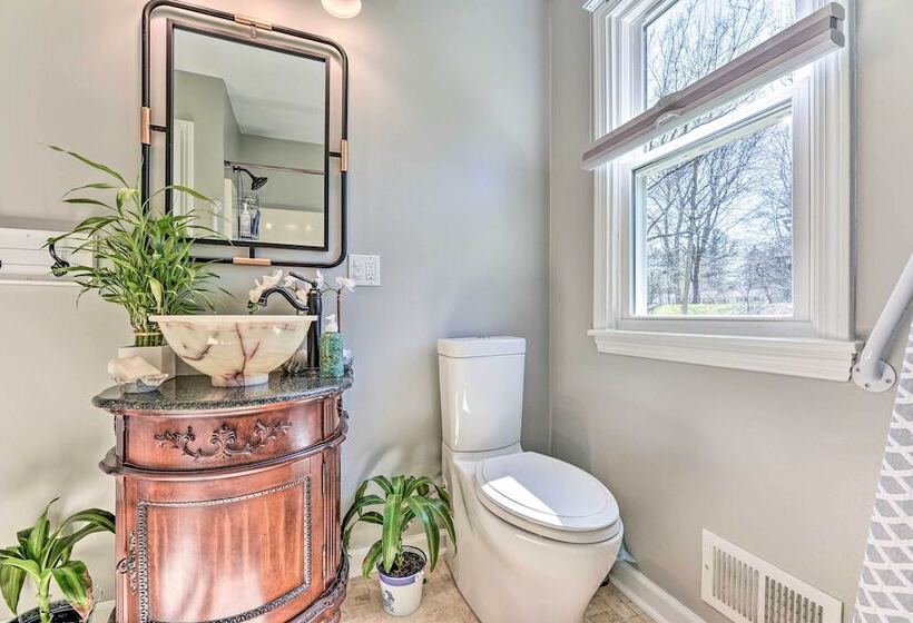 Pittsford Trolley Home   Near Erie Canal!