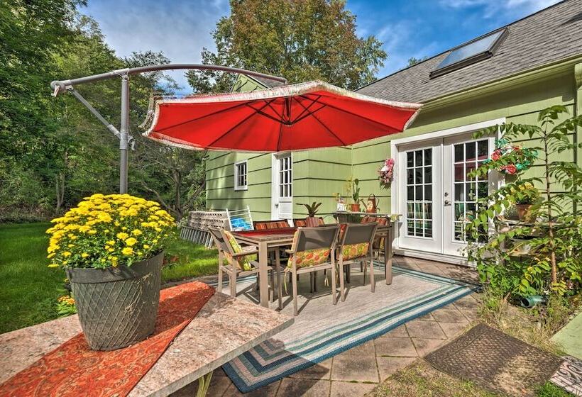 Pittsford Trolley Home   Near Erie Canal!