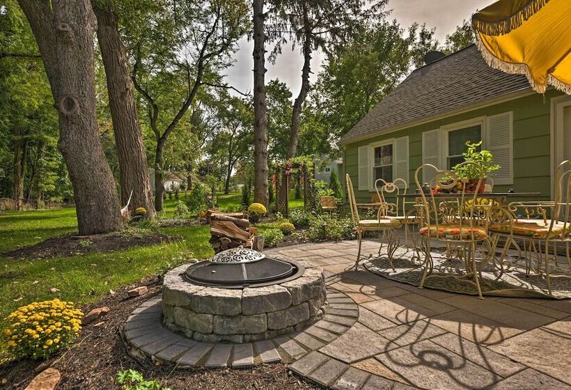 Pittsford Trolley Home   Near Erie Canal!