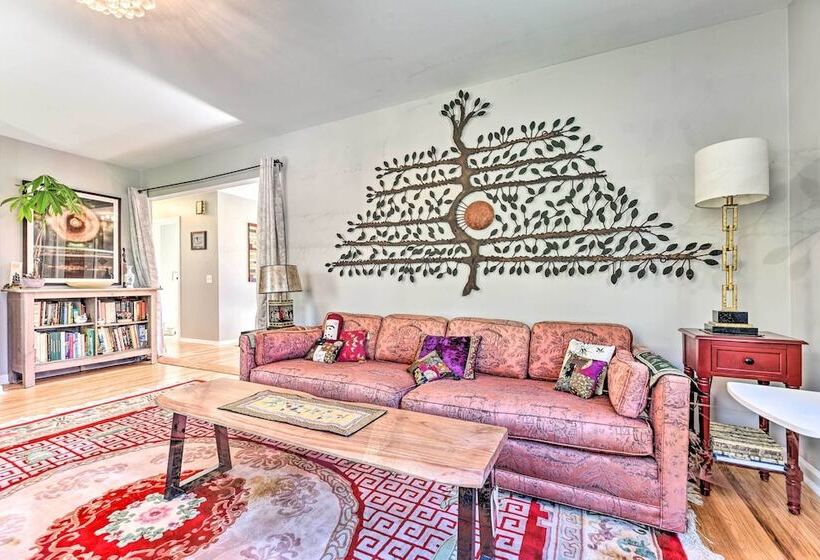 Pittsford Trolley Home   Near Erie Canal!