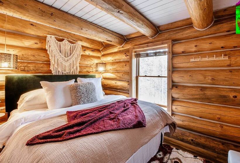 Remodeled Fairplay Log Cabin W/ Sauna + Loft!