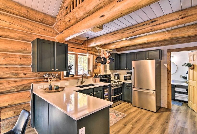 Remodeled Fairplay Log Cabin W/ Sauna + Loft!