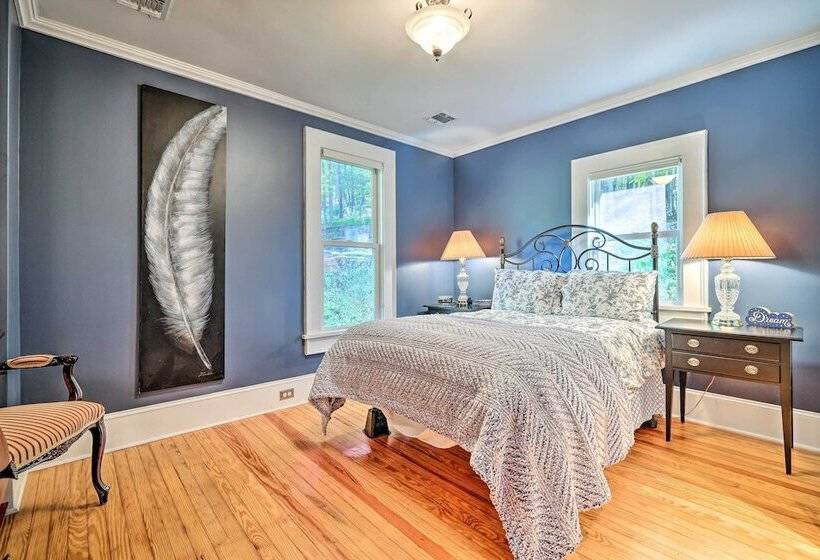 Restored Victorian Home   Walk To Downtown Hawley!