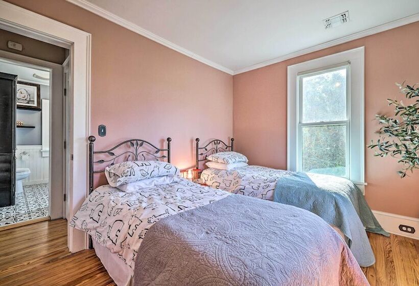 Restored Victorian Home   Walk To Downtown Hawley!