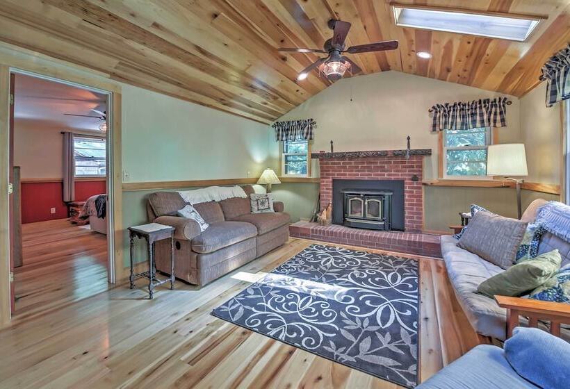 20 Acre Cabin W/ Pond: 6 Mi To River Arts District