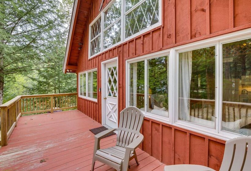Rustic, Cozy Cabin W/ Easy Ski And Beach Access!