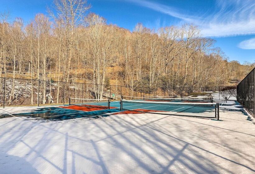 Mars Hill Ski Resort Cabin: 20 Miles To Asheville!