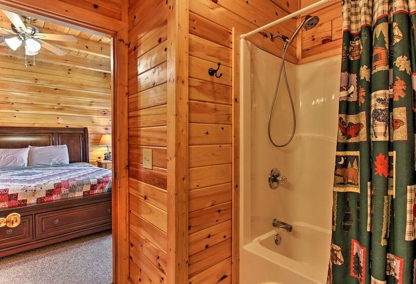 Rustic Sevierville Cabin W/ Covered Porch!