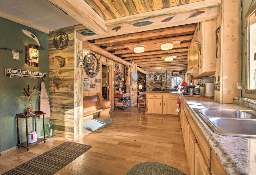 Sasquatch Inn  Retreat Near Fishing & Hunting!