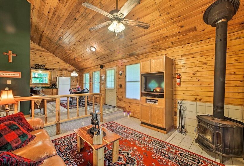 Secluded Studio W/ Deck, ~8 Miles To Beaver Lake!