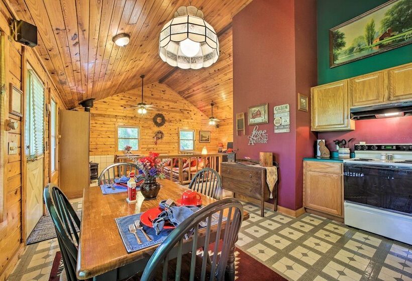 Secluded Studio W/ Deck, ~8 Miles To Beaver Lake!